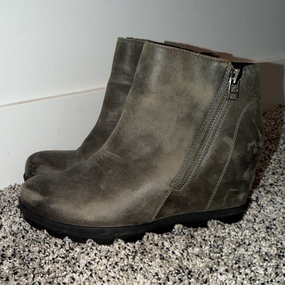 Sorel Gray Leather Wedge Booties Women’s Size 9